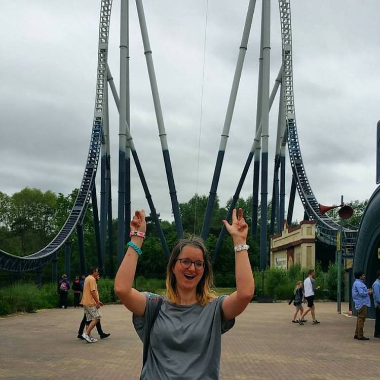 I'm a rollercoaster fanatic, infact I'm even in a rollercoaster club!